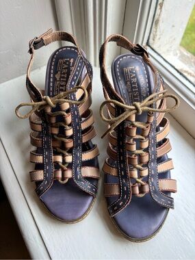 L’Artiste by Spring Step Quinne Wedge Sandals